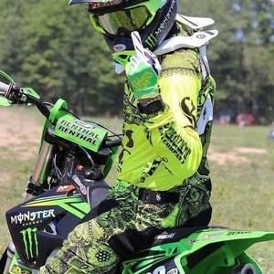 Meet your Posher, Dakota